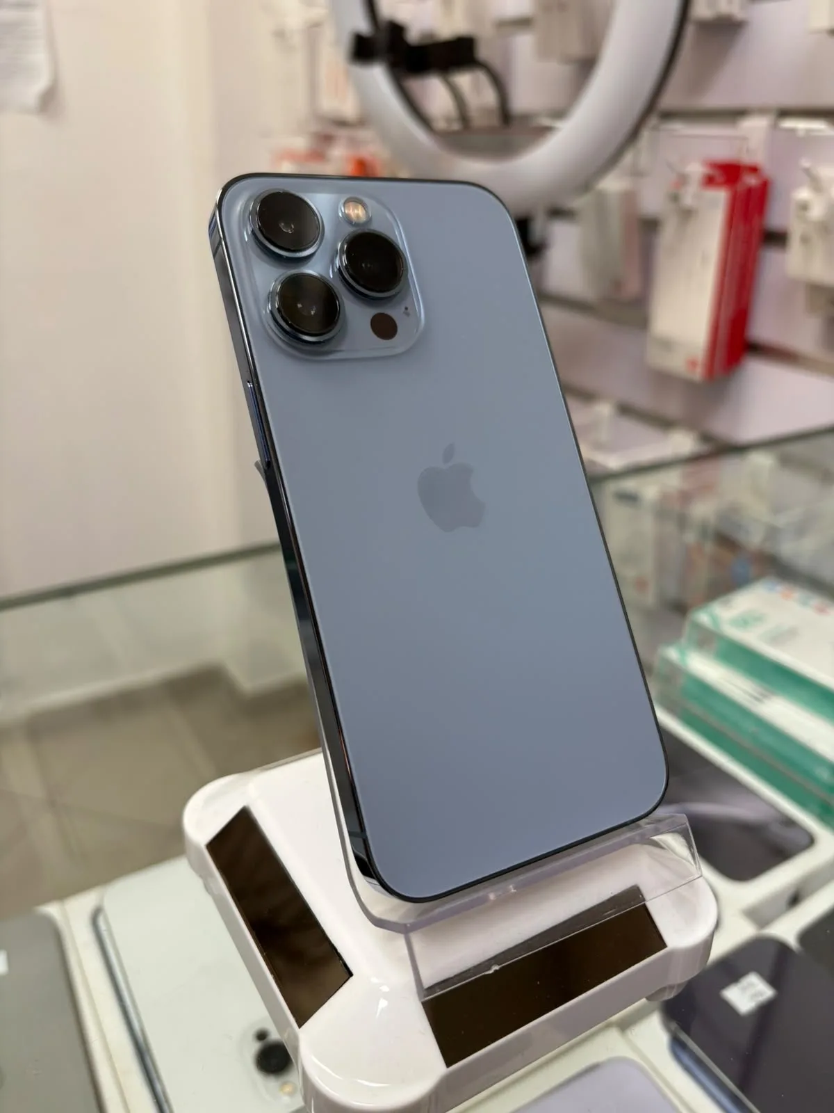 iPhone 13 pro, fotografija 2 od 3