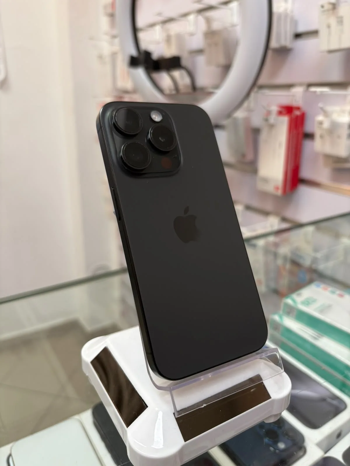 iPhone 15 pro, fotografija 1 od 3