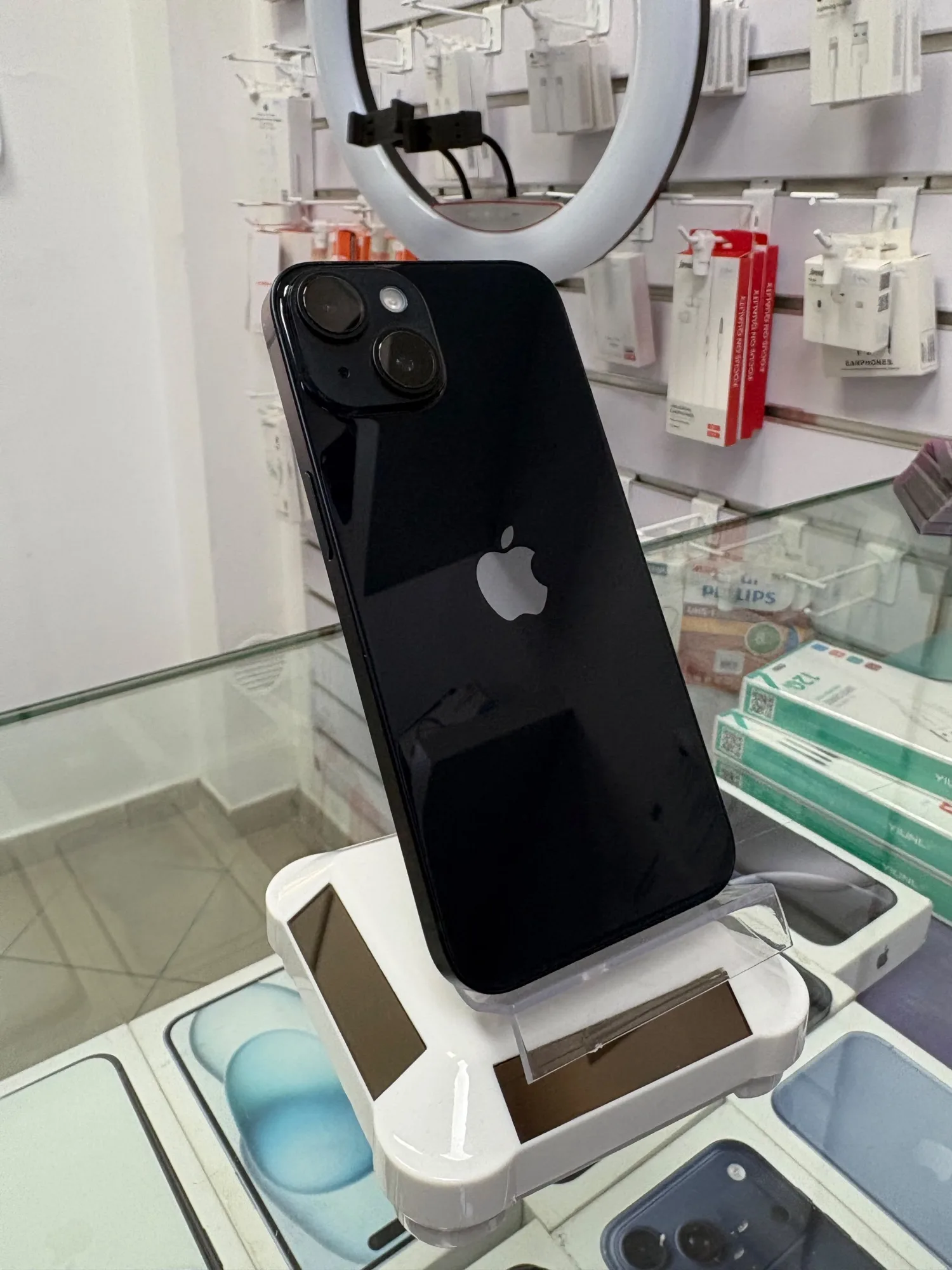 iPhone 14, fotografija 1 od 3